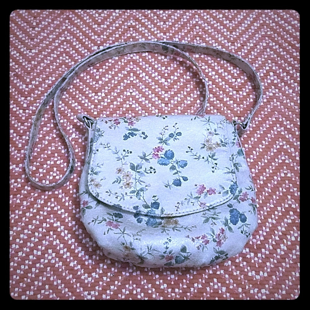 Cream with Floral Patterned Purse